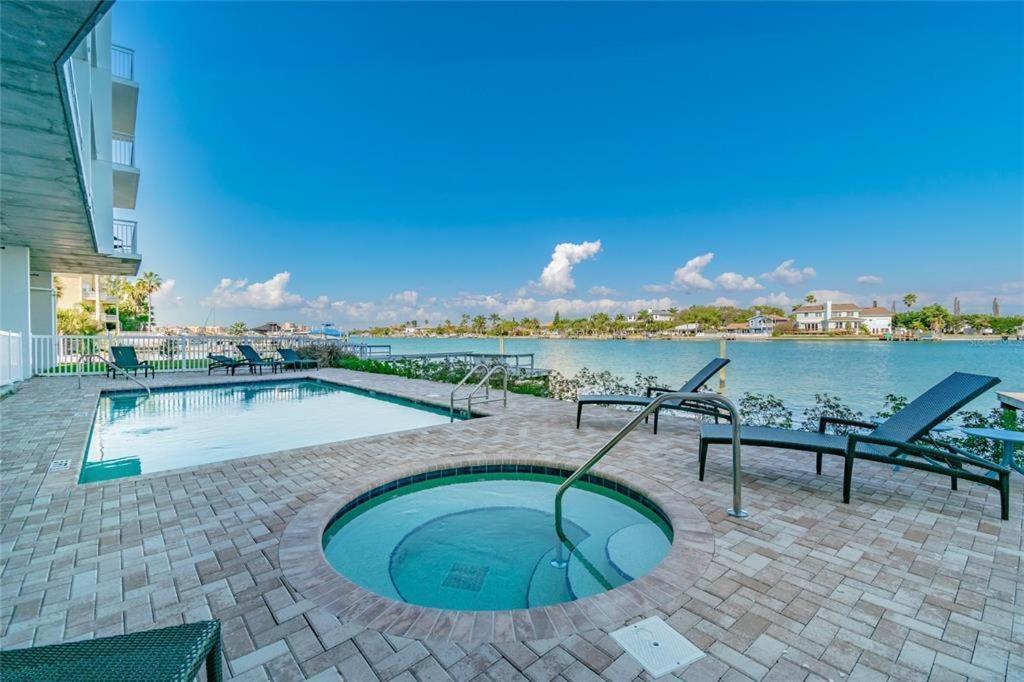 Oceana 305 East Villa St. Pete Beach Buitenkant foto